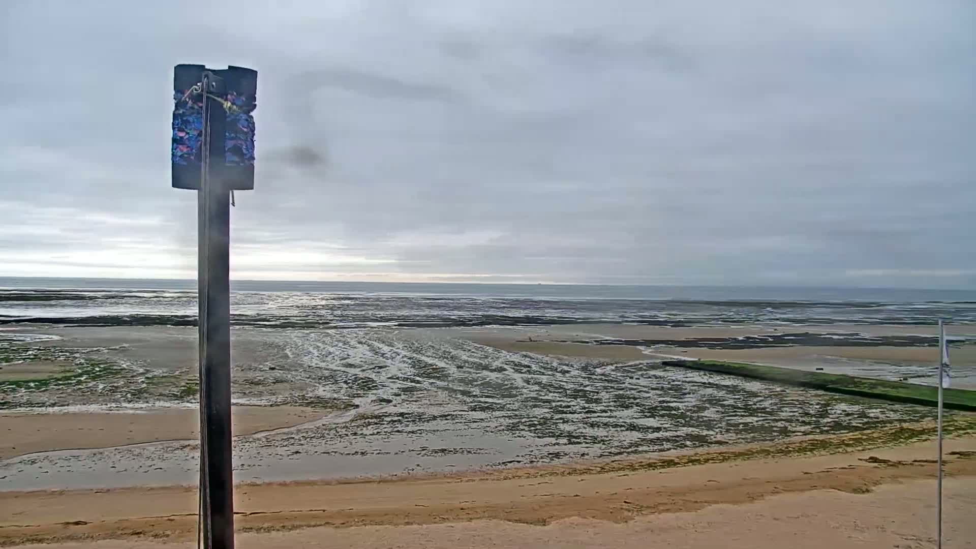 Plage de Langrune-sur-Mer Beach Live Cam - Caen, Calvados, Normandie, France