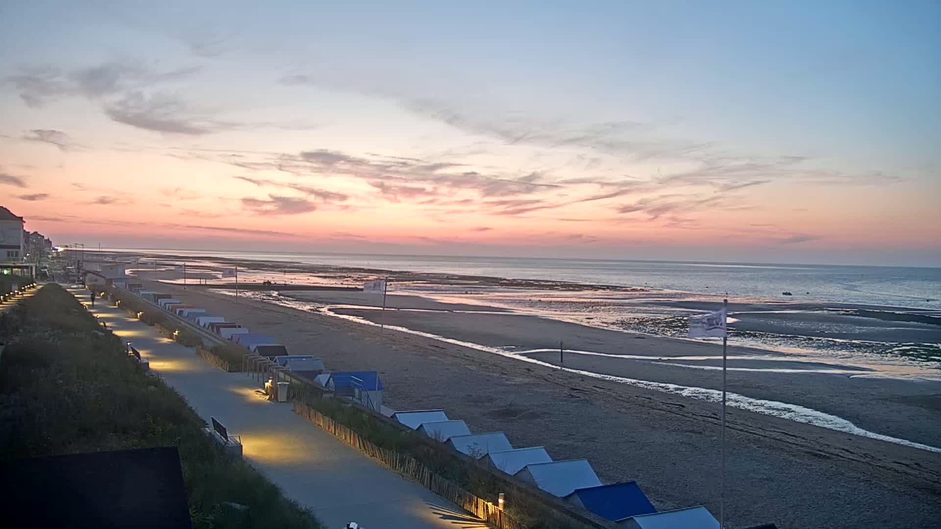 Plage de Langrune-sur-Mer Beach Live Cam - Caen, Calvados, Normandie, France