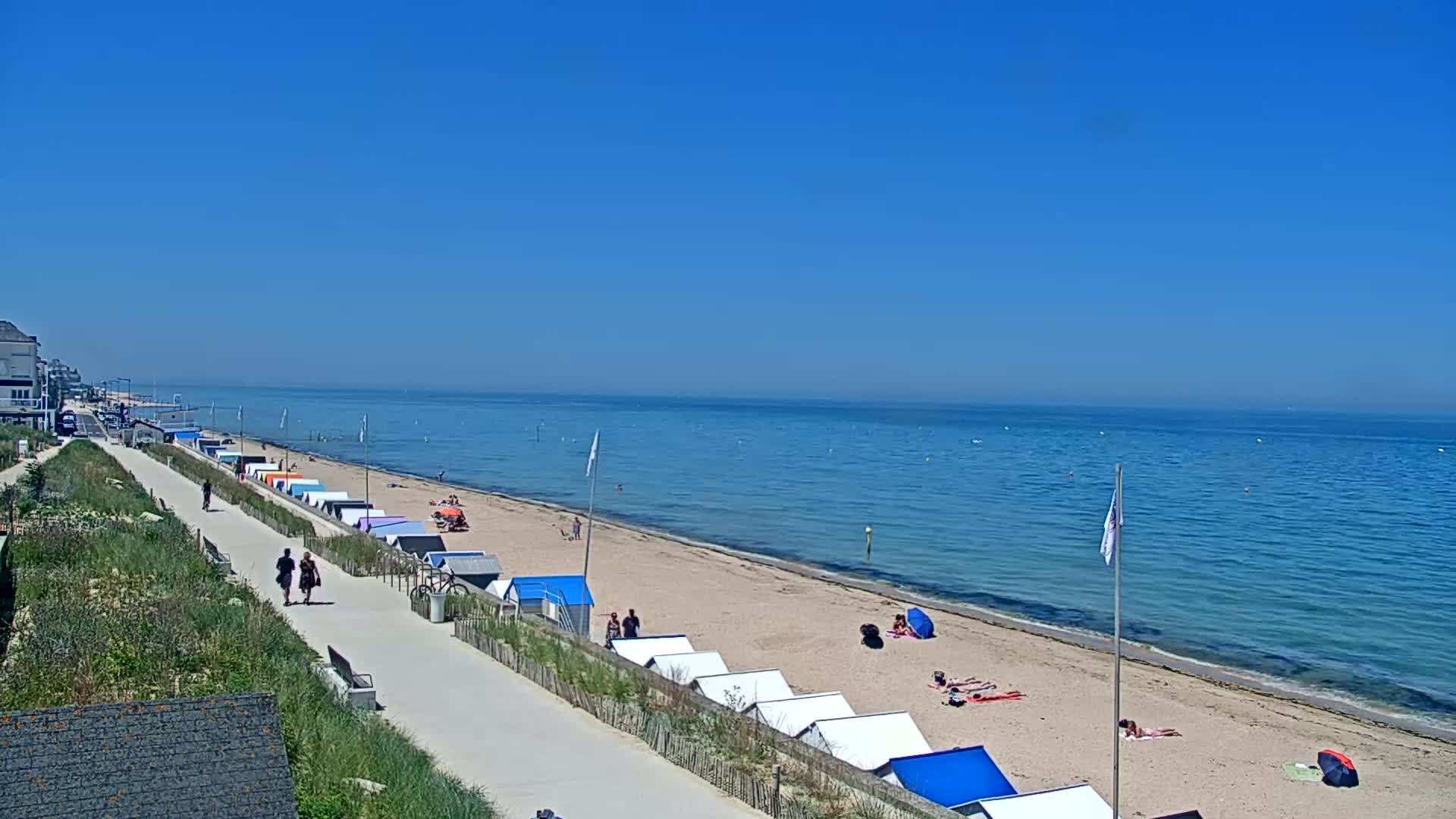 Plage de Langrune-sur-Mer Beach Live Cam - Caen, Calvados, Normandie, France
