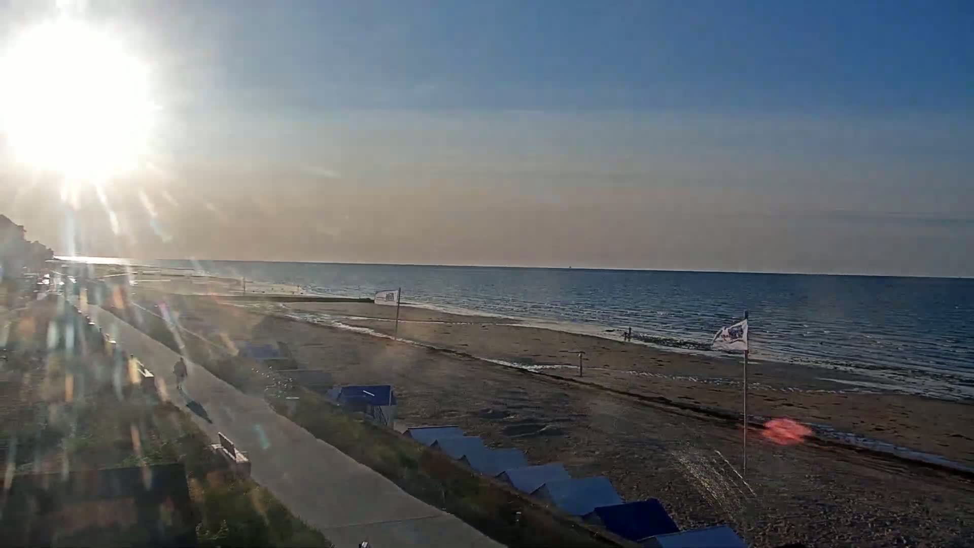 Plage de Langrune-sur-Mer Beach Live Cam - Caen, Calvados, Normandie, France