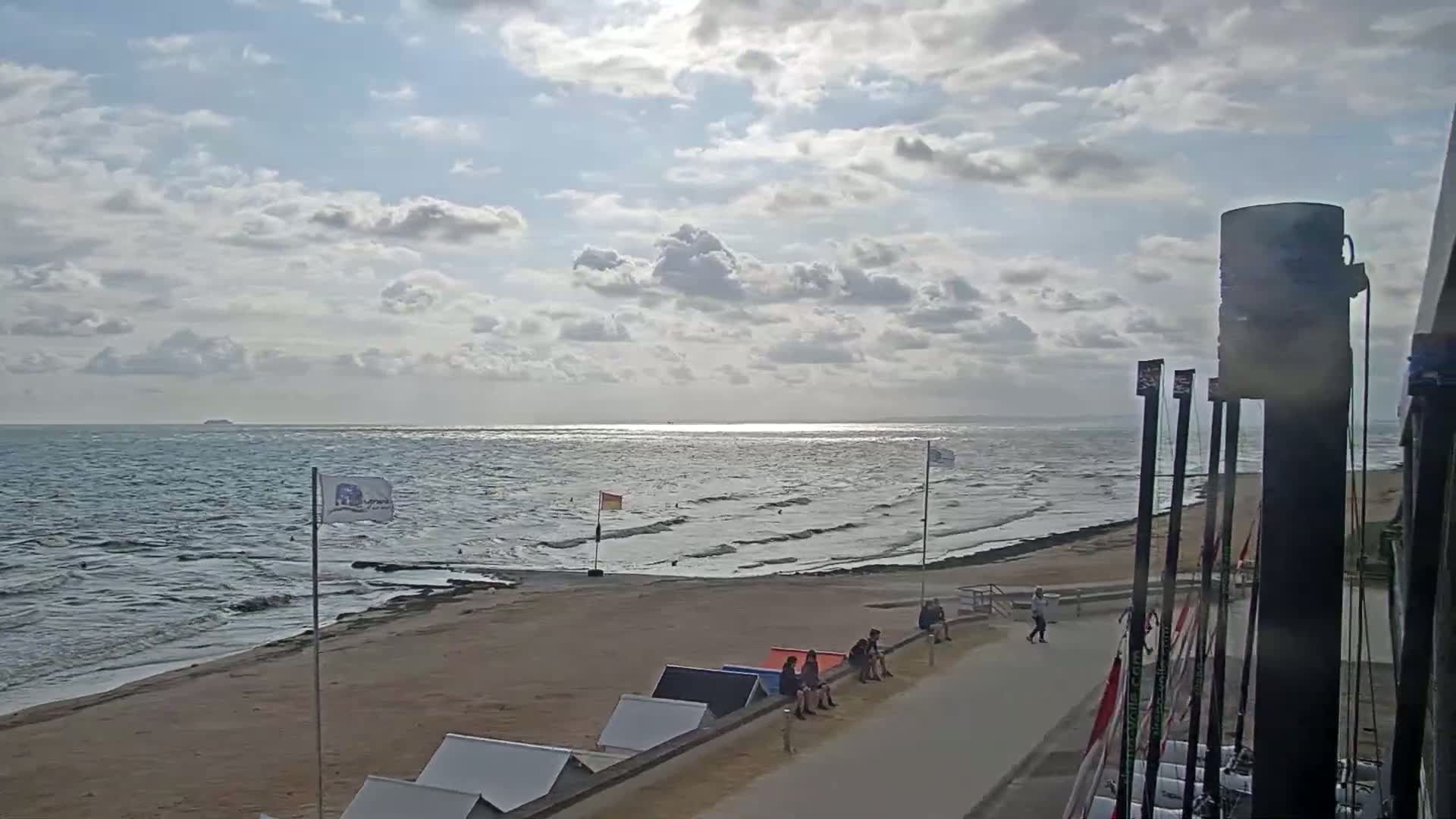 Plage de Langrune-sur-Mer Beach Live Cam - Caen, Calvados, Normandie, France