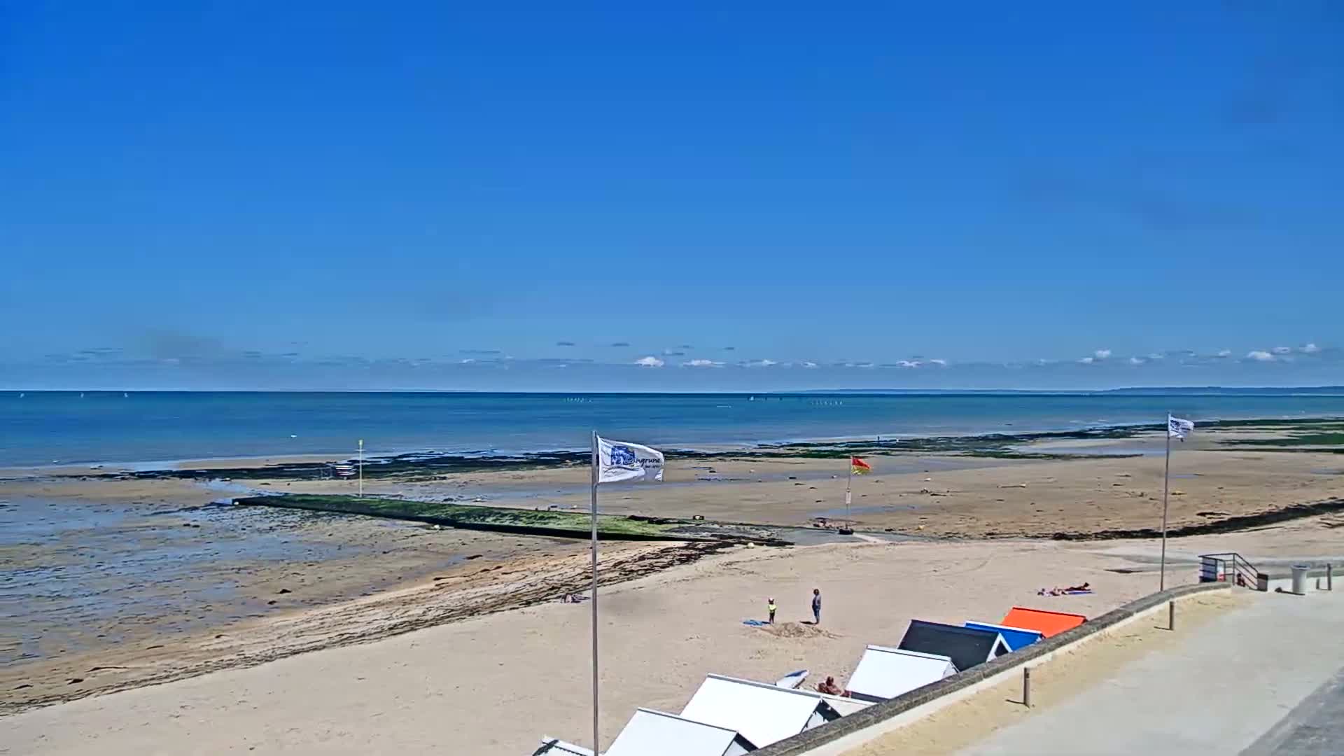 Plage de Langrune-sur-Mer Beach Live Cam - Caen, Calvados, Normandie, France
