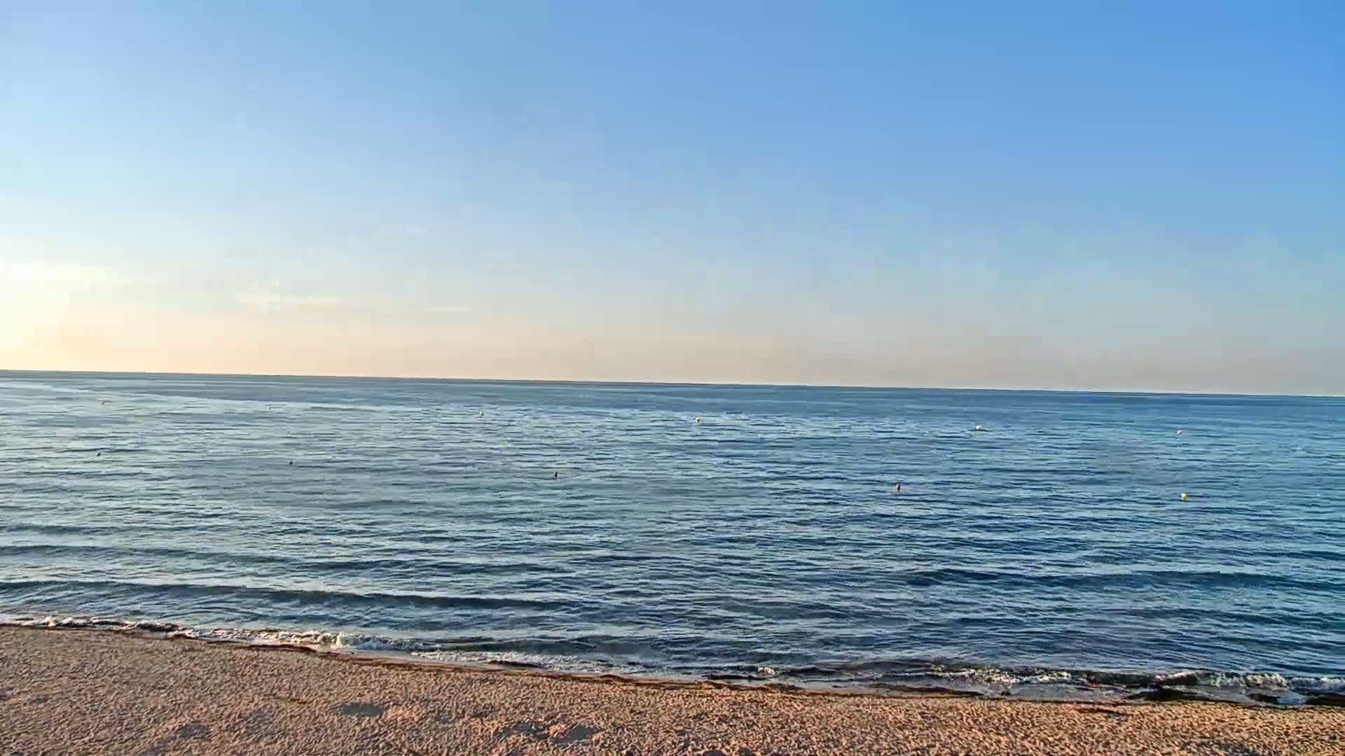 Plage de Langrune-sur-Mer Beach Live Cam - Caen, Calvados, Normandie, France