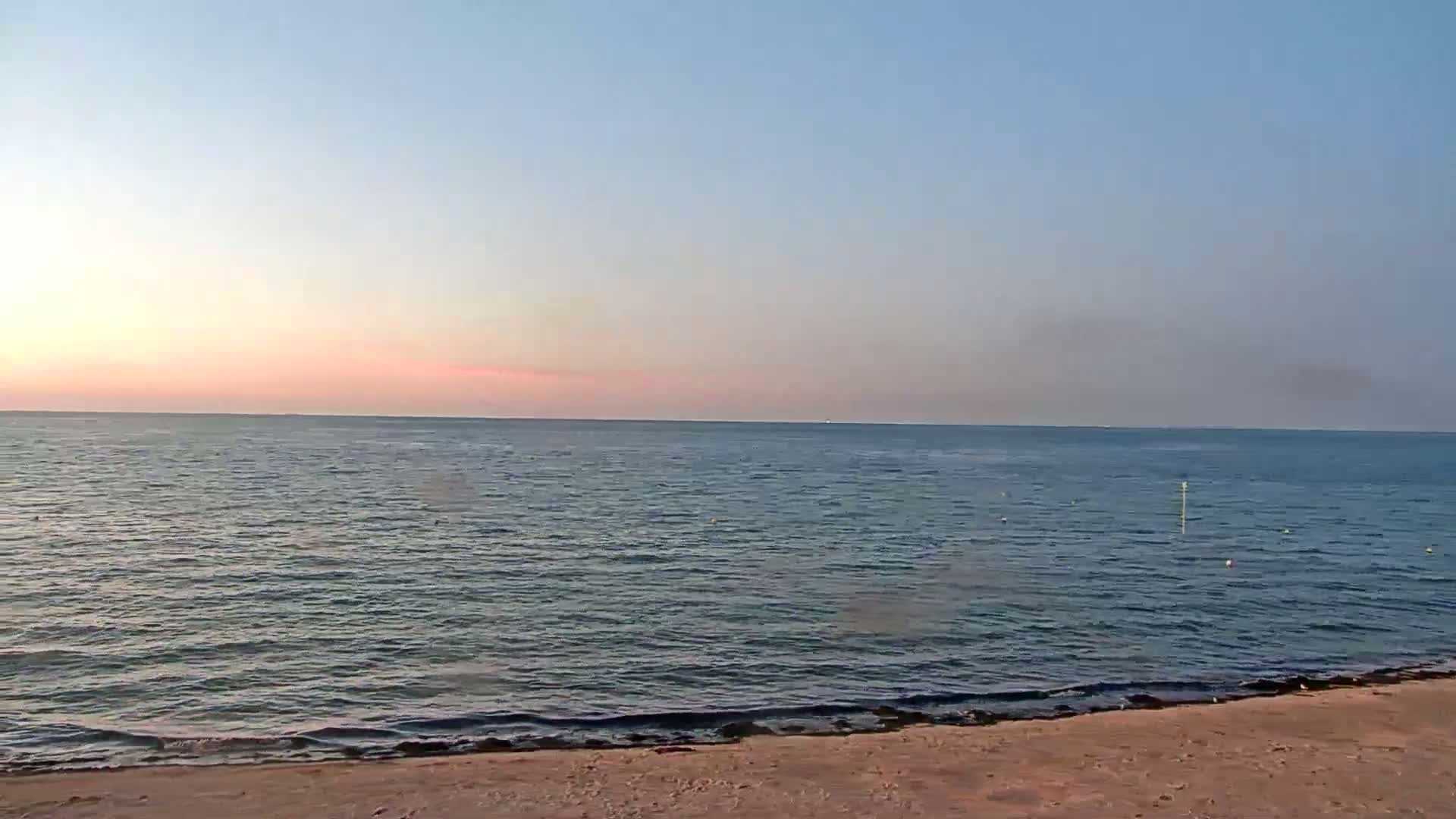 Plage de Langrune-sur-Mer Beach Live Cam - Caen, Calvados, Normandie, France