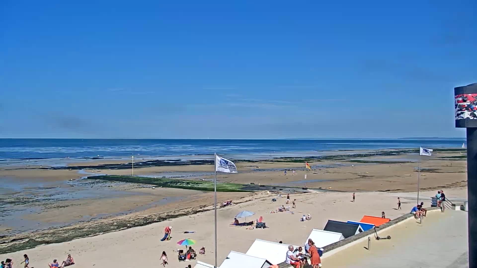 Plage de Langrune-sur-Mer Beach Live Cam - Caen, Calvados, Normandie, France