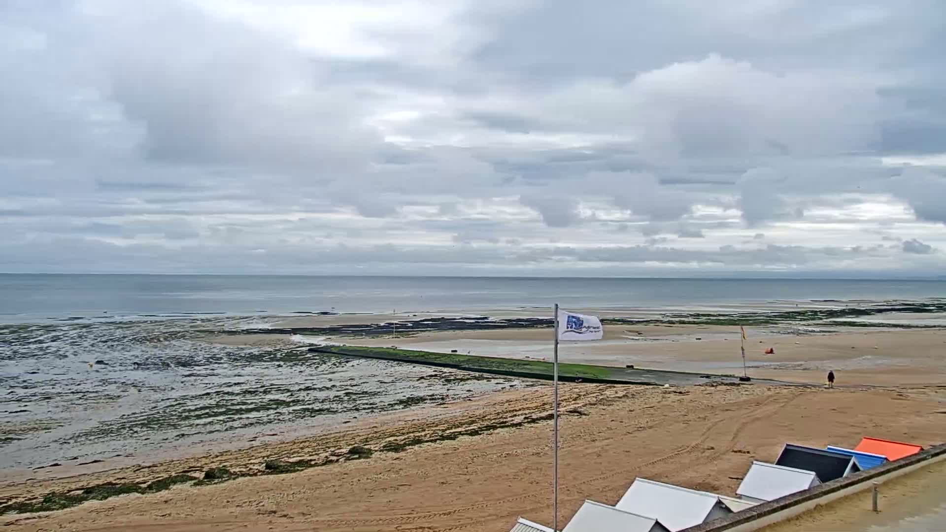 Plage de Langrune-sur-Mer Beach Live Cam - Caen, Calvados, Normandie, France