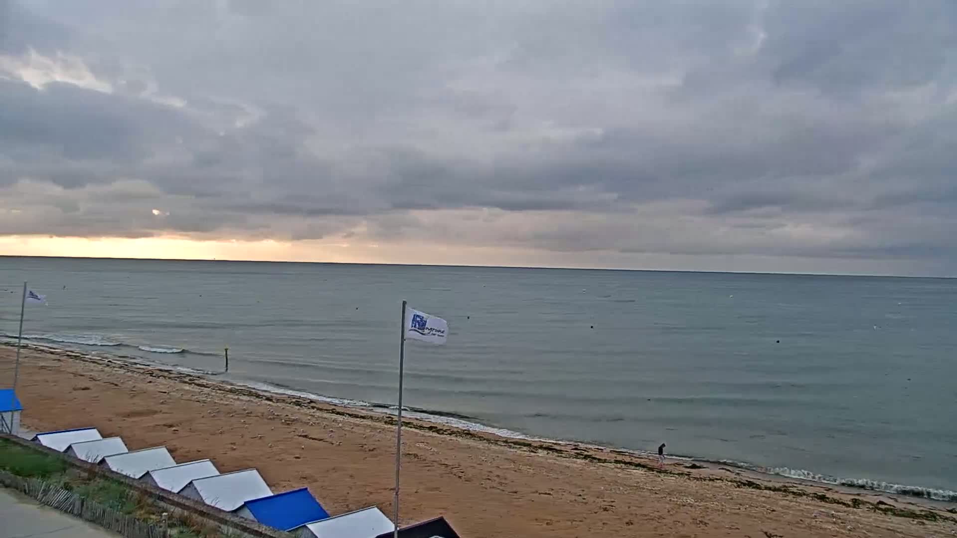 Plage de Langrune-sur-Mer Beach Live Cam - Caen, Calvados, Normandie, France