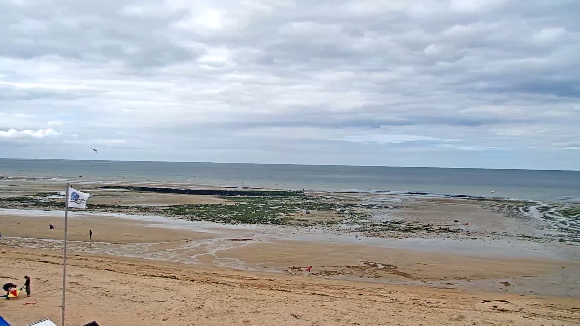 Plage de Langrune-sur-Mer Beach Live Cam - Caen, Calvados, Normandie, France