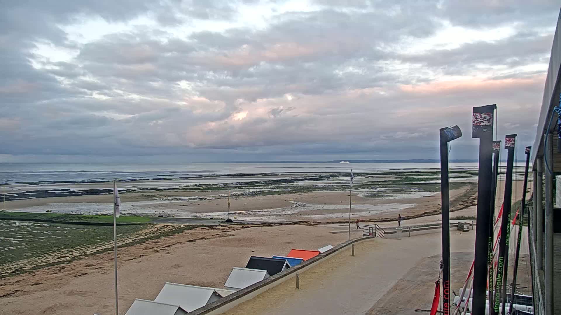 Plage de Langrune-sur-Mer Beach Live Cam - Caen, Calvados, Normandie, France