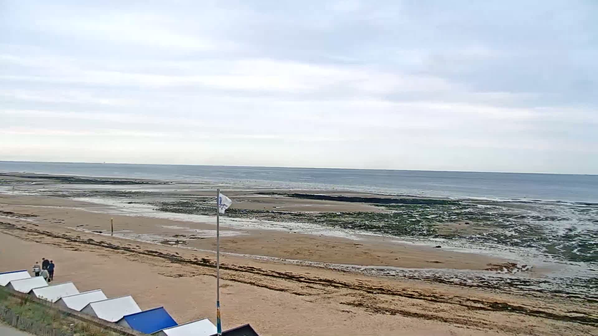 Plage de Langrune-sur-Mer Beach Live Cam - Caen, Calvados, Normandie, France