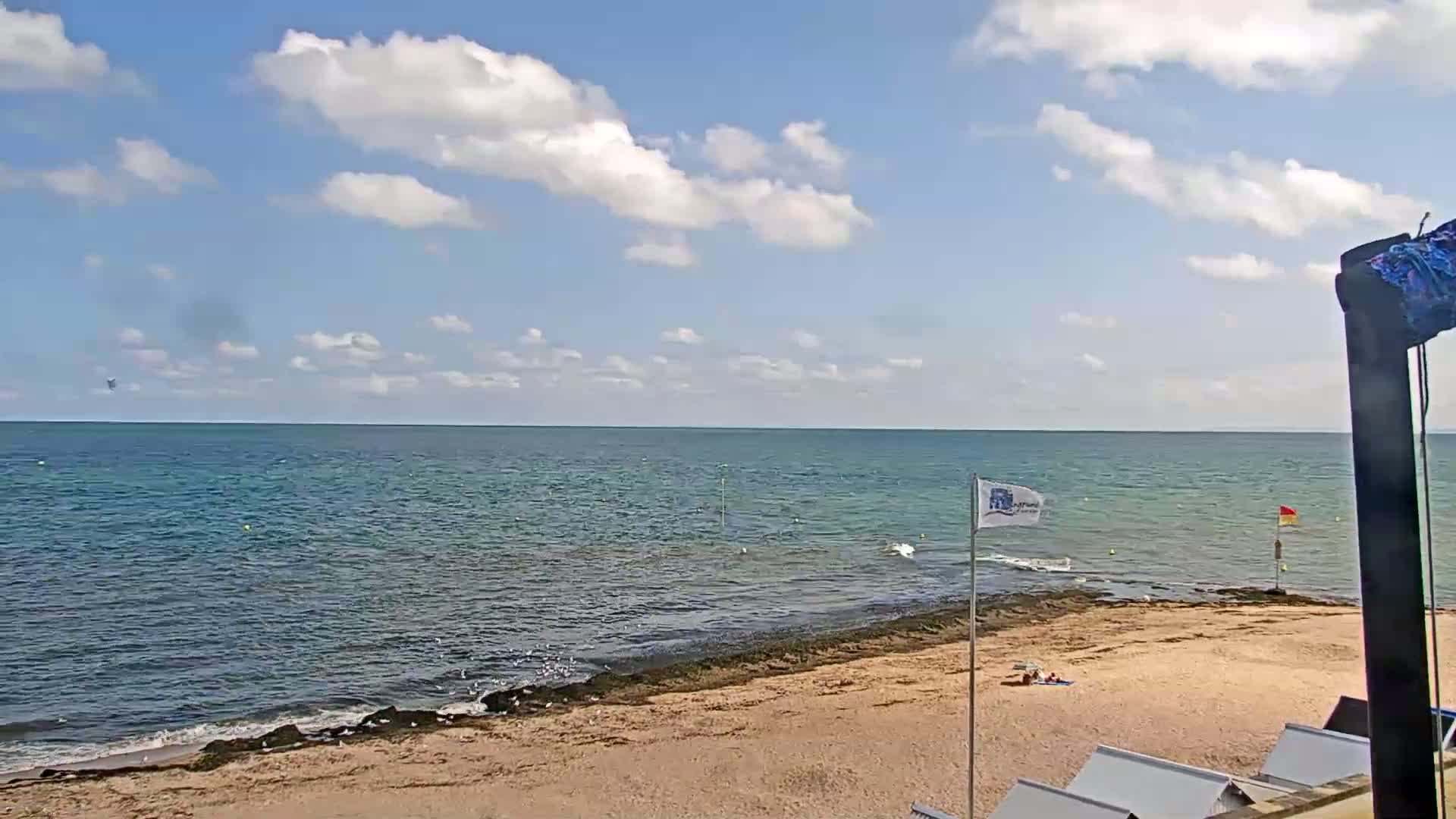 Plage de Langrune-sur-Mer Beach Live Cam - Caen, Calvados, Normandie, France