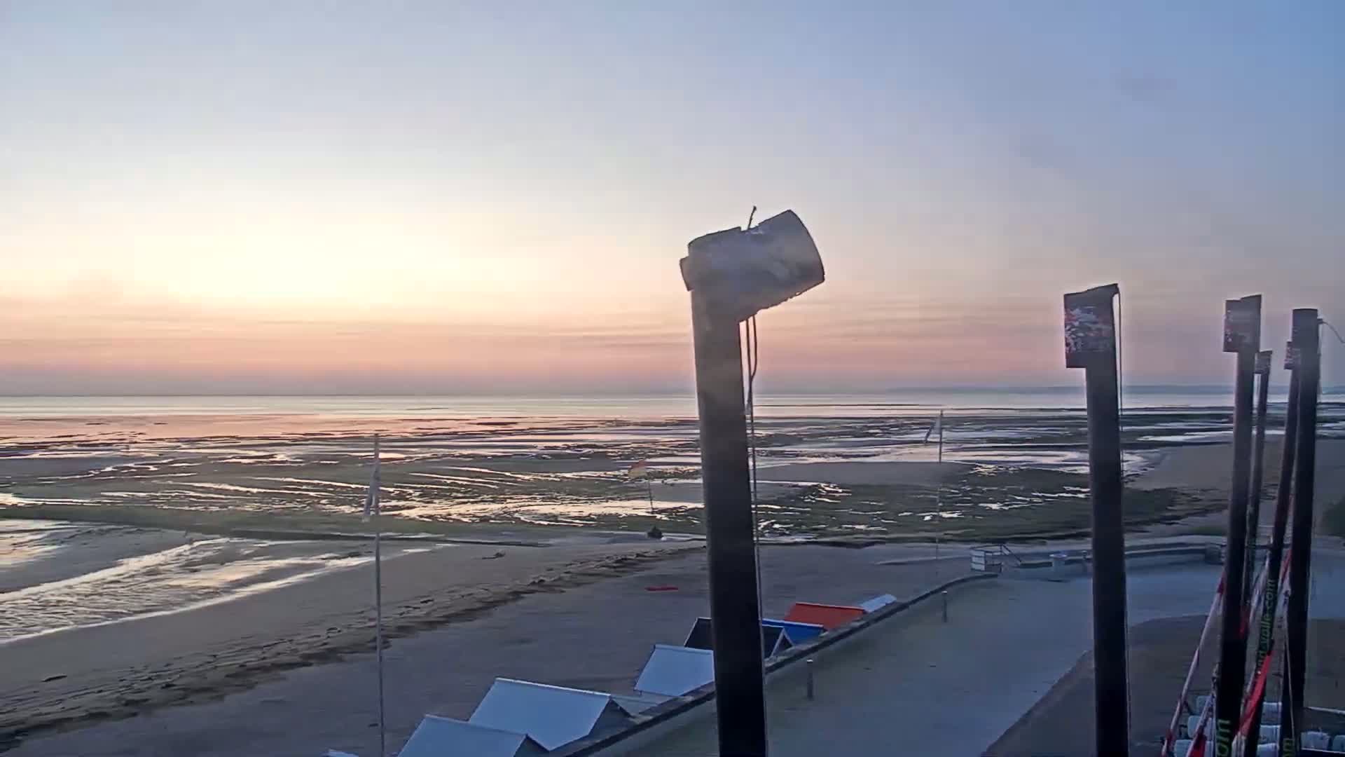 Plage de Langrune-sur-Mer Beach Live Cam - Caen, Calvados, Normandie, France