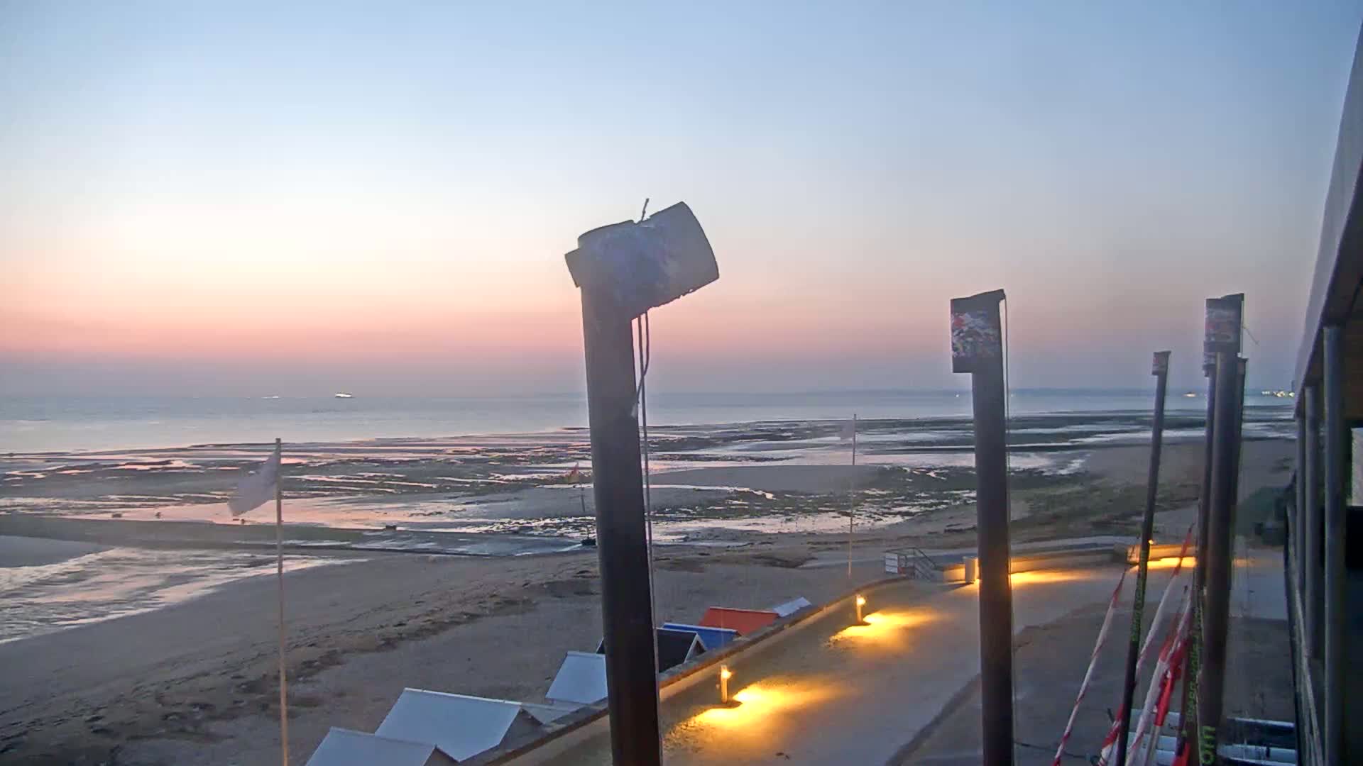 Plage de Langrune-sur-Mer Beach Live Cam - Caen, Calvados, Normandie, France