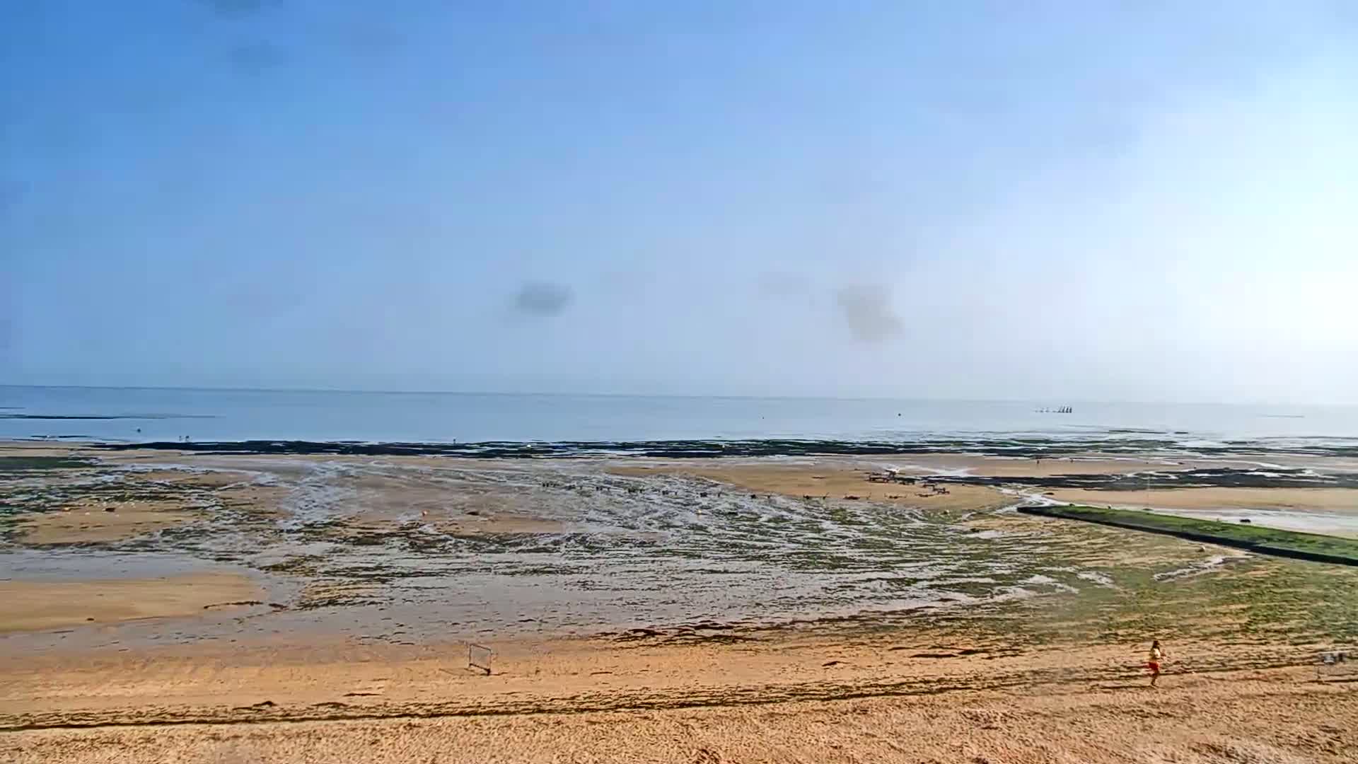 Plage de Langrune-sur-Mer Beach Live Cam - Caen, Calvados, Normandie, France