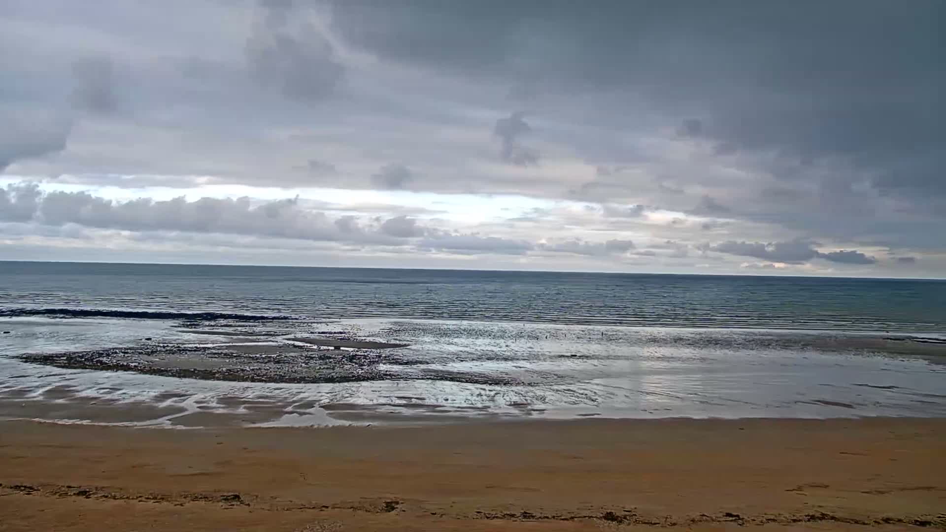 Plage de Langrune-sur-Mer Beach Live Cam - Caen, Calvados, Normandie, France
