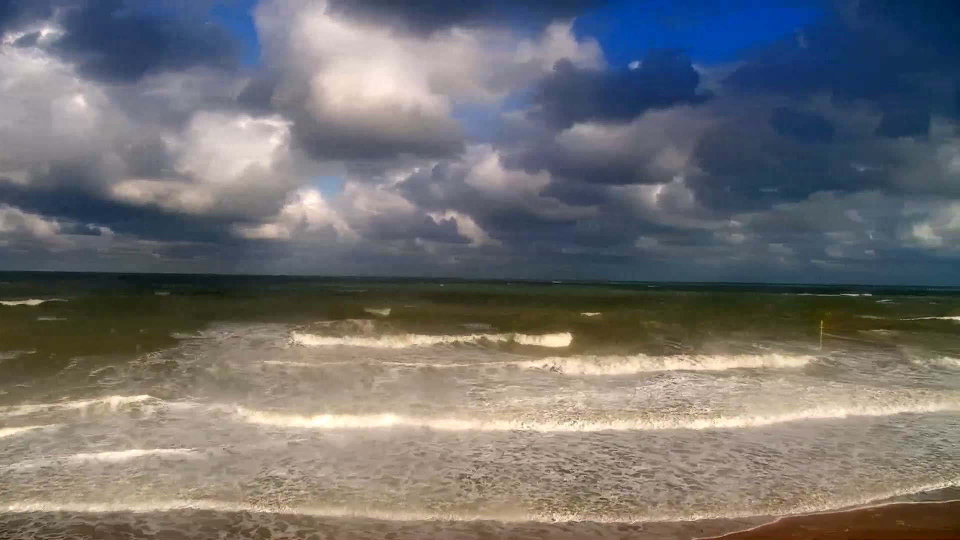 Plage de Langrune-sur-Mer Beach Live Cam - Caen, Calvados, Normandie, France