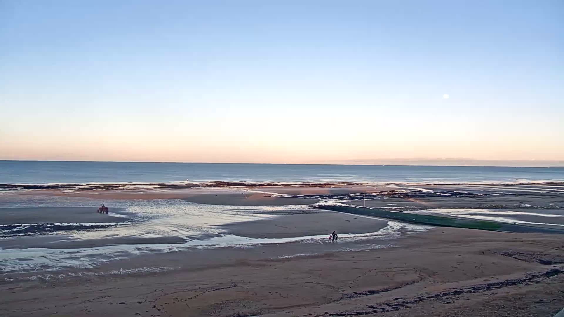 Plage de Langrune-sur-Mer Beach Live Cam - Caen, Calvados, Normandie, France