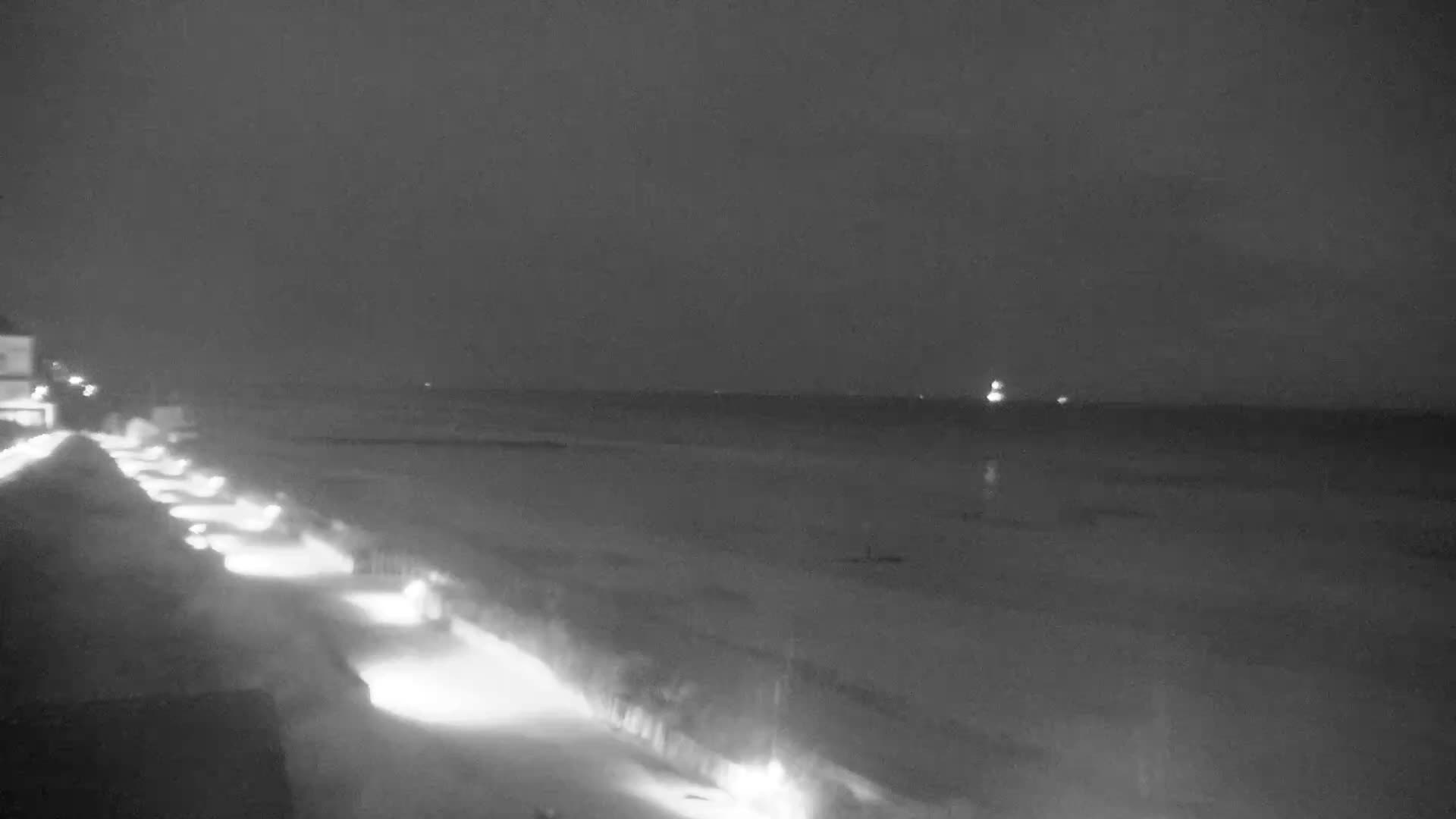 Plage de Langrune-sur-Mer Beach Live Cam - Caen, Calvados, Normandie, France