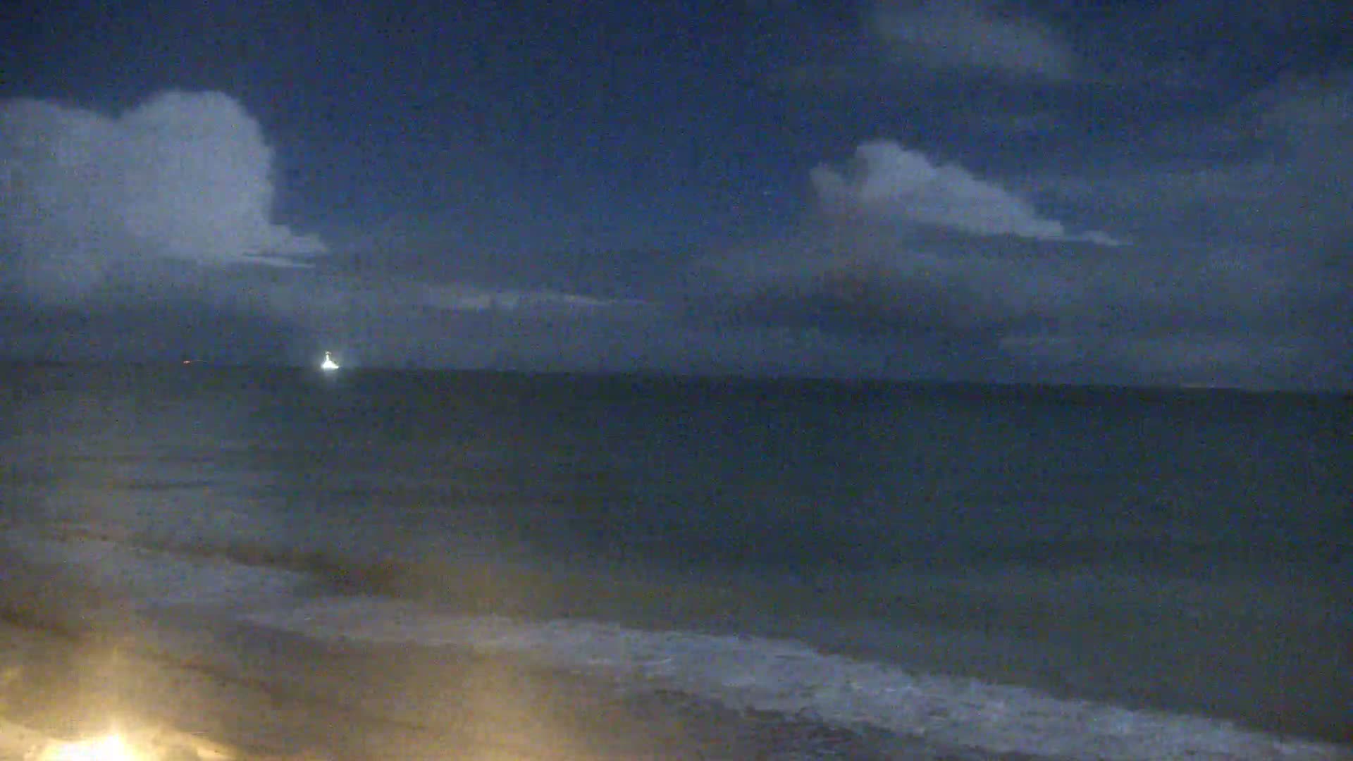 Plage de Langrune-sur-Mer Beach Live Cam - Caen, Calvados, Normandie, France