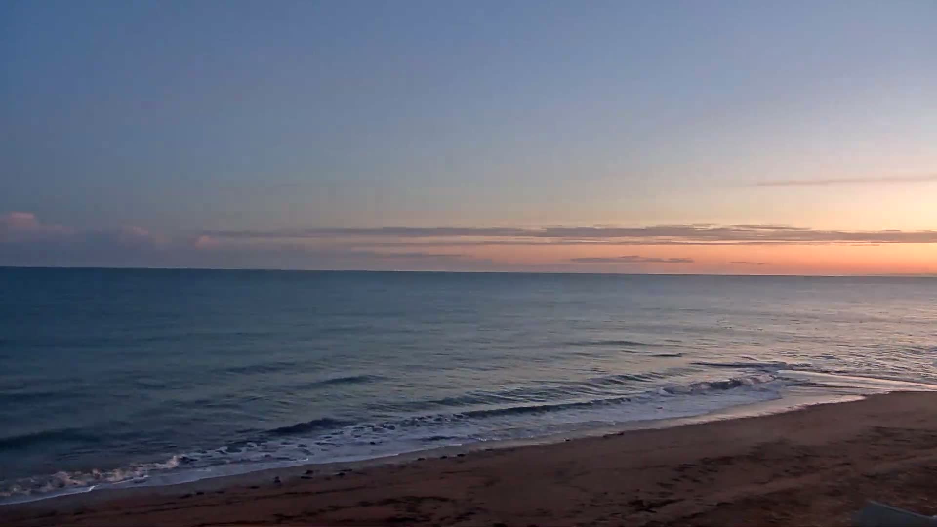 Plage de Langrune-sur-Mer Beach Live Cam - Caen, Calvados, Normandie, France