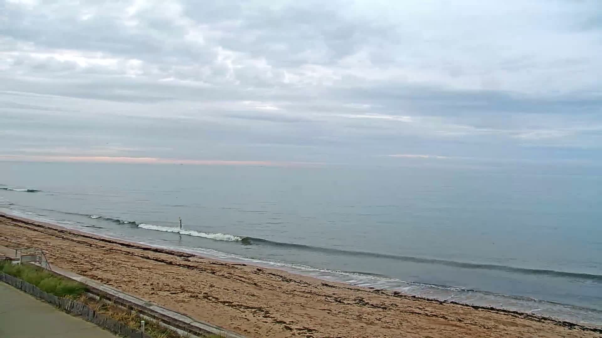 Plage de Langrune-sur-Mer Beach Live Cam - Caen, Calvados, Normandie, France