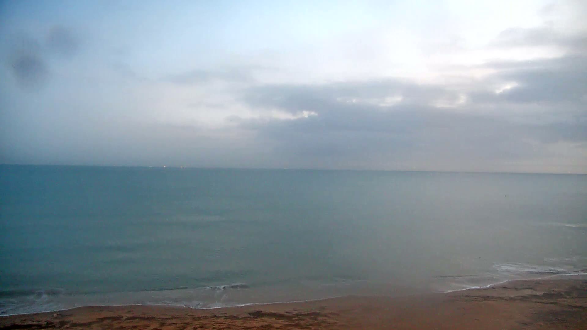 Plage de Langrune-sur-Mer Beach Live Cam - Caen, Calvados, Normandie, France