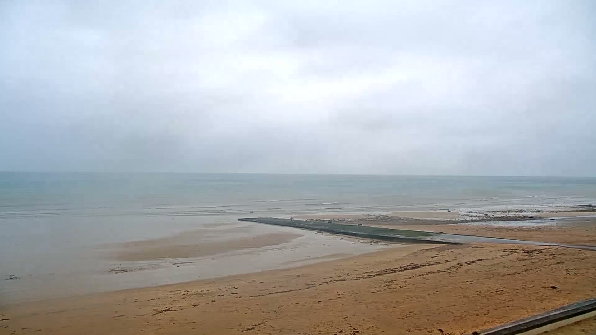 Plage de Langrune-sur-Mer Beach Live Cam - Caen, Calvados, Normandie, France