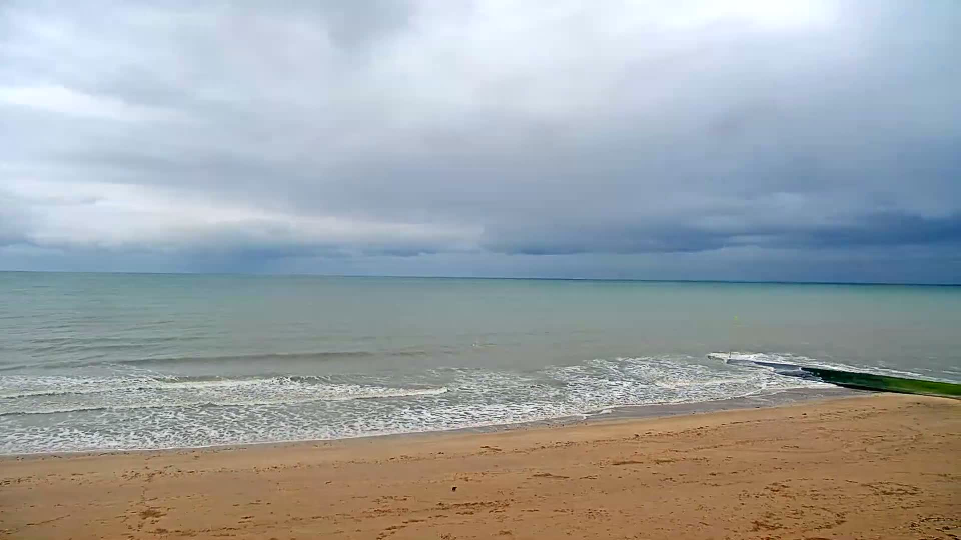 Plage de Langrune-sur-Mer Beach Live Cam - Caen, Calvados, Normandie, France