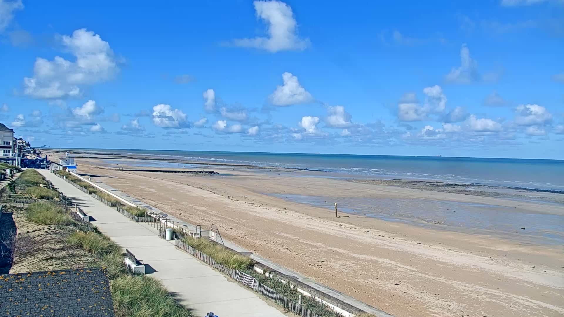 Plage de Langrune-sur-Mer Beach Live Cam - Caen, Calvados, Normandie, France