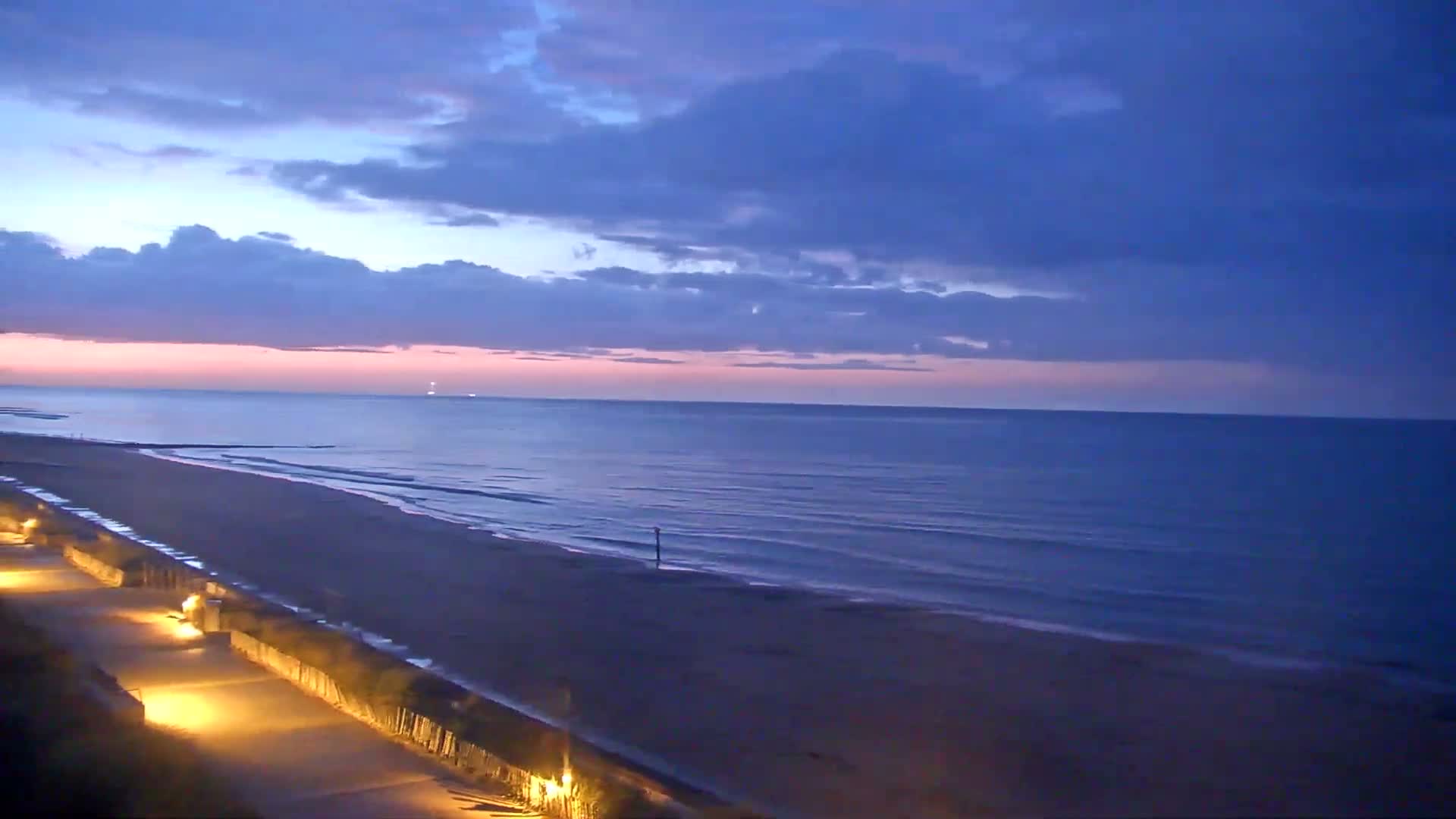 Plage de Langrune-sur-Mer Beach Live Cam - Caen, Calvados, Normandie, France