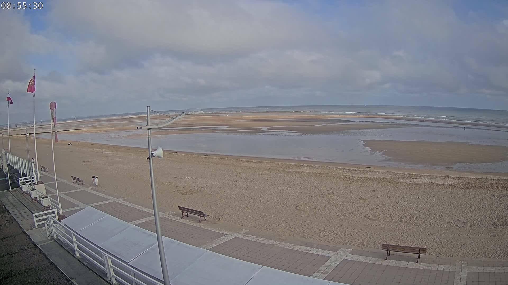 Plage de Houlgate Beach Live Cam - 	Lisieux, Calvados, Normandie, France