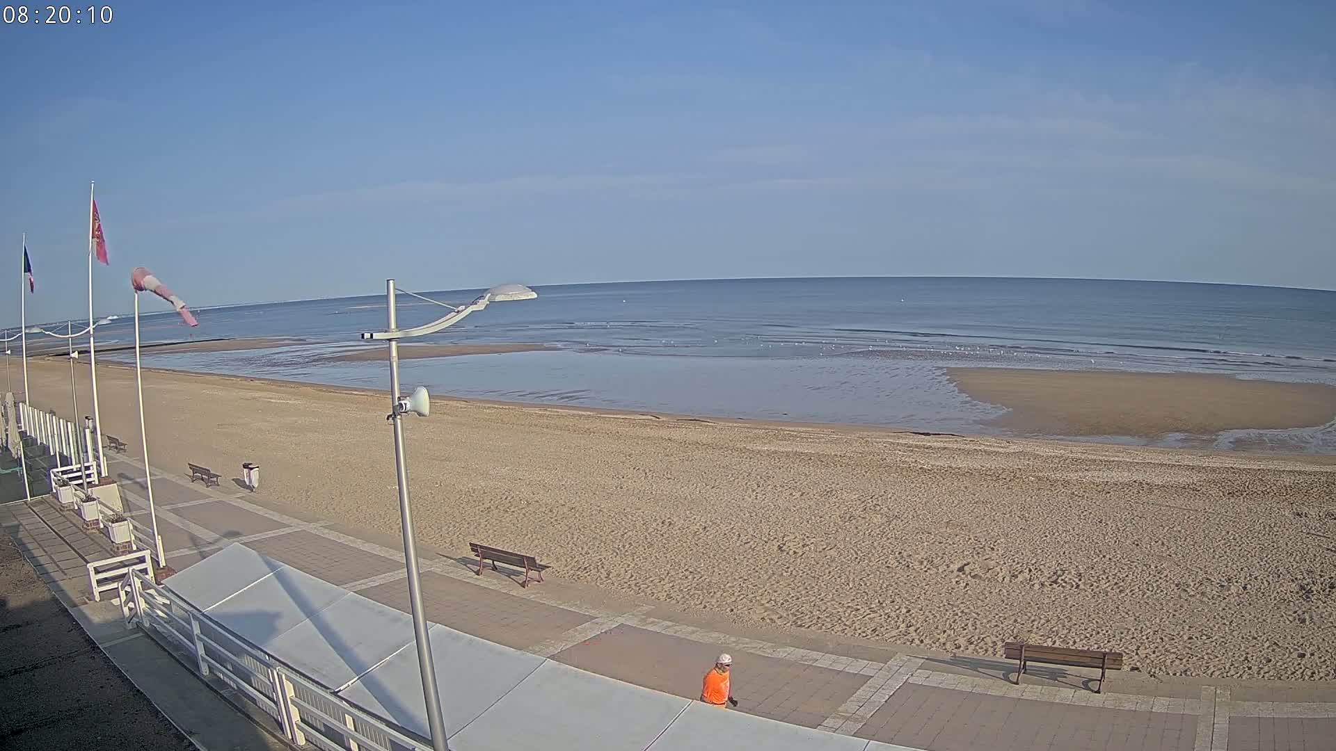 Plage de Houlgate Beach Live Cam - 	Lisieux, Calvados, Normandie, France
