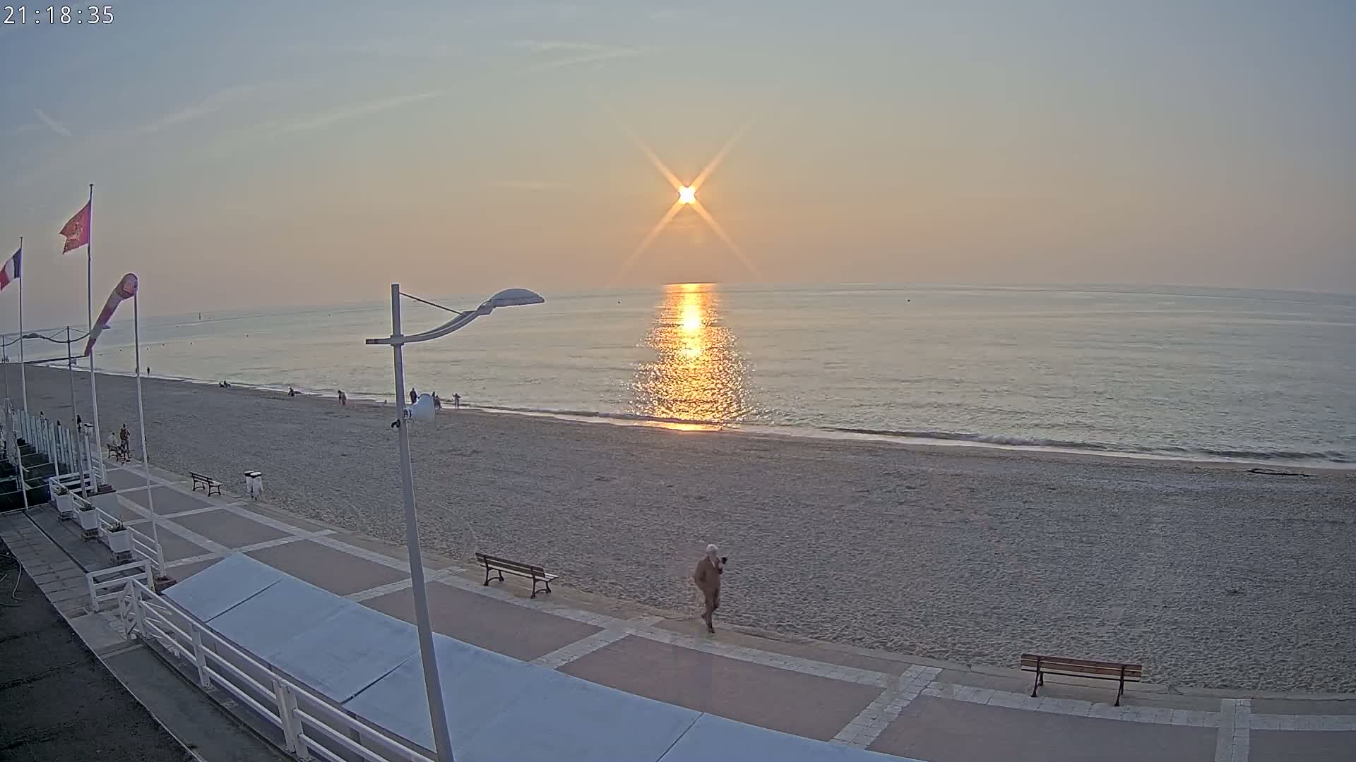 Plage de Houlgate Beach Live Cam - 	Lisieux, Calvados, Normandie, France