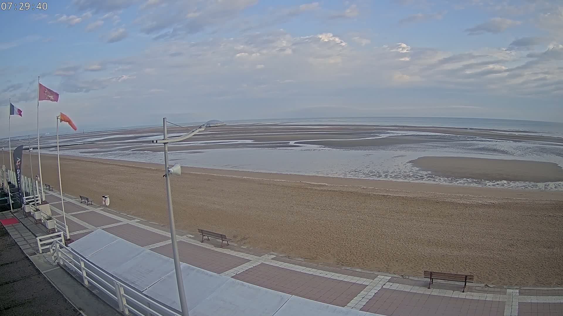 Plage de Houlgate Beach Live Cam - 	Lisieux, Calvados, Normandie, France