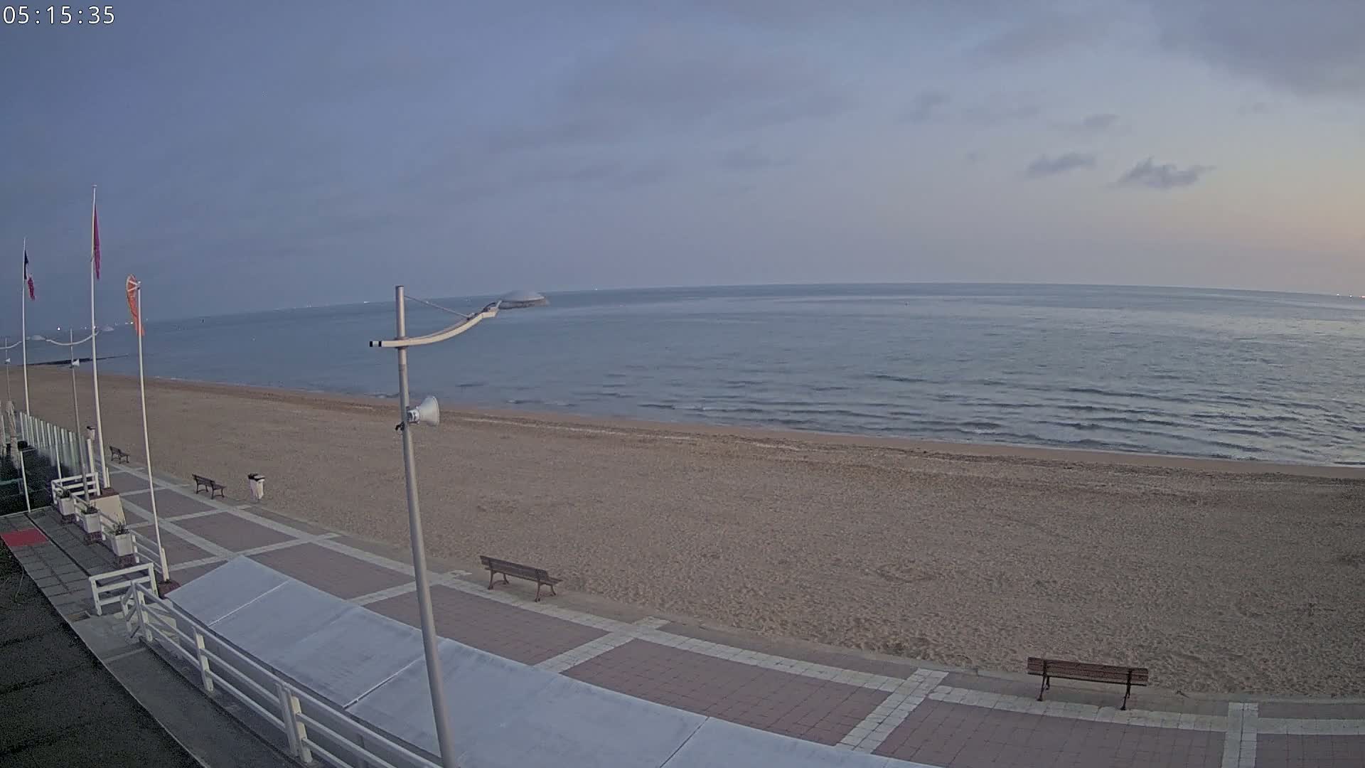 Plage de Houlgate Beach Live Cam - 	Lisieux, Calvados, Normandie, France