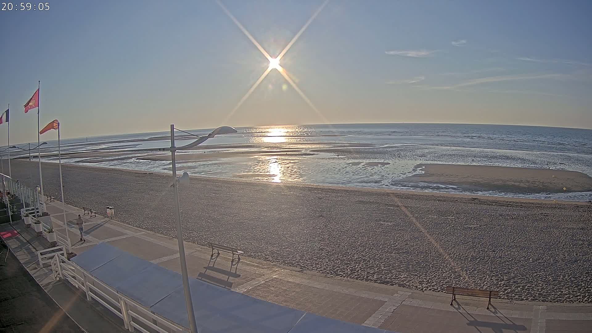 Plage de Houlgate Beach Live Cam - 	Lisieux, Calvados, Normandie, France