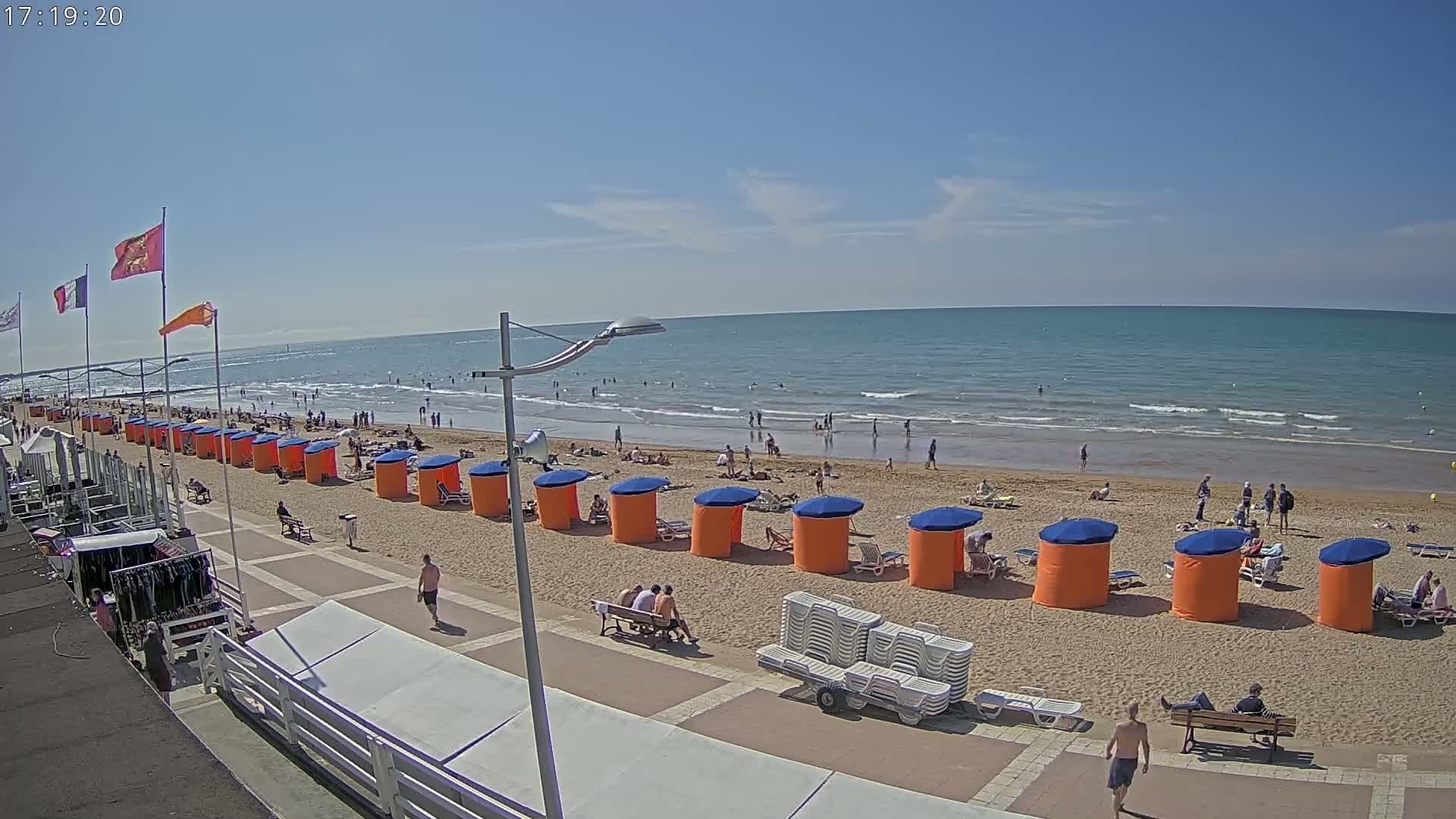 Plage de Houlgate Beach Live Cam - 	Lisieux, Calvados, Normandie, France