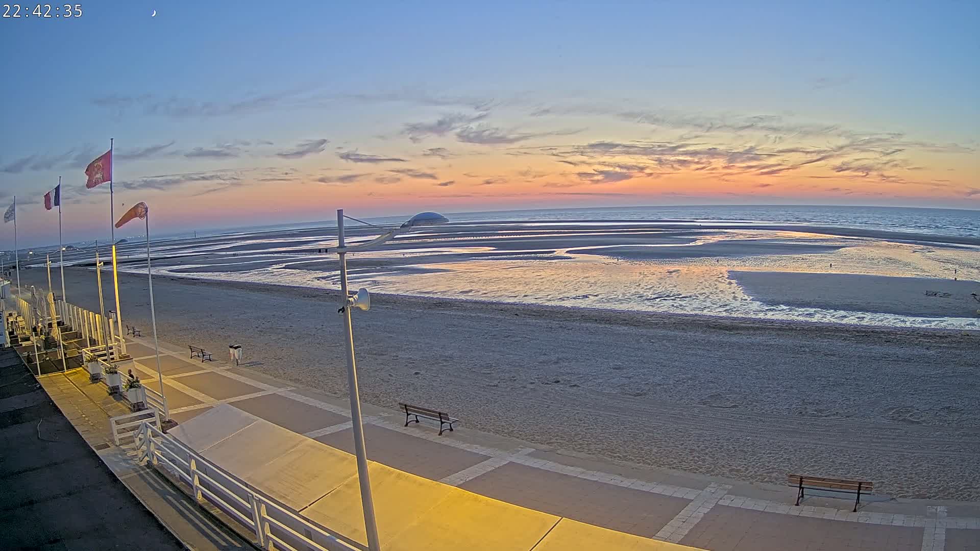 Plage de Houlgate Beach Live Cam - 	Lisieux, Calvados, Normandie, France