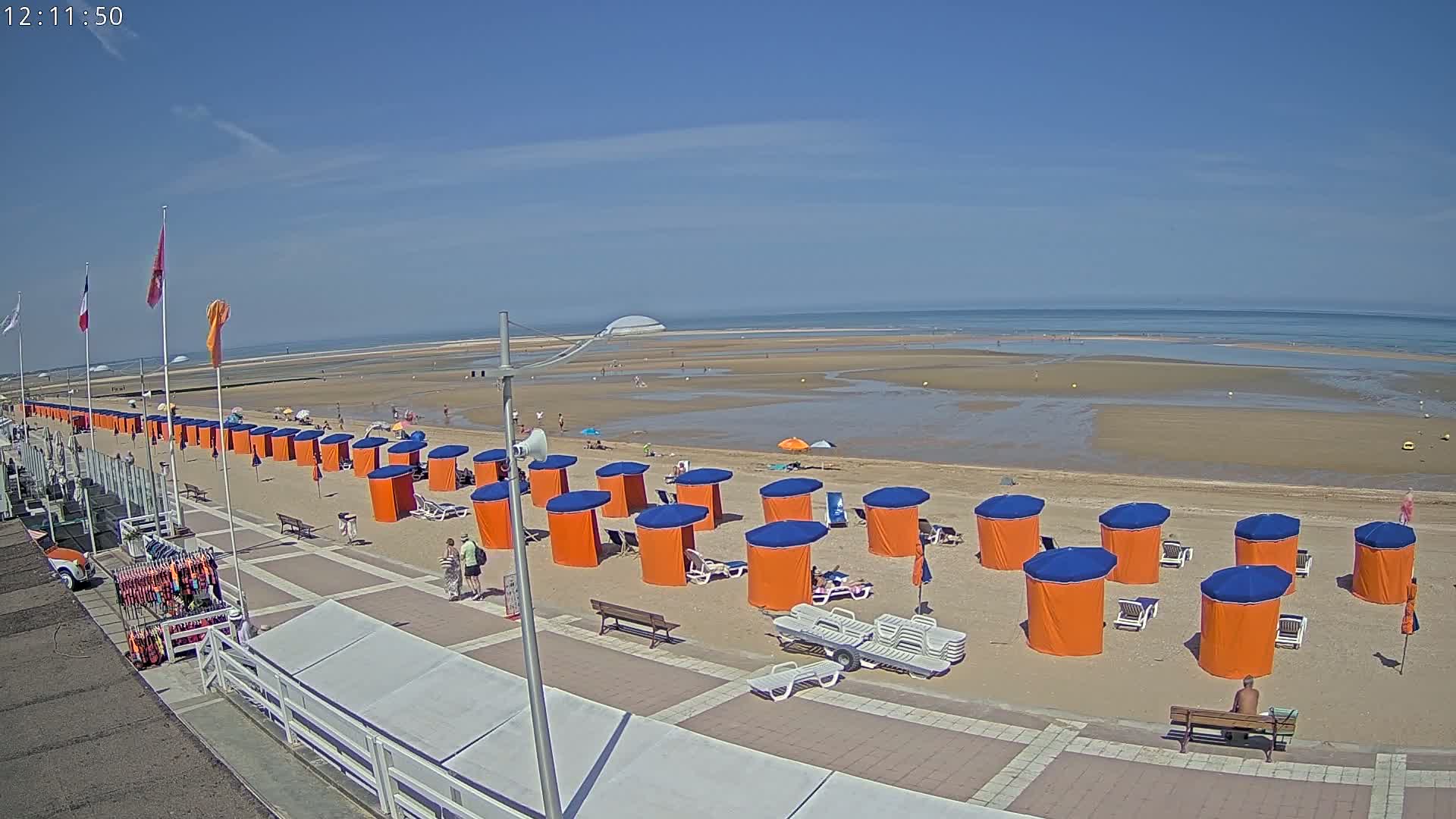 Plage de Houlgate Beach Live Cam - 	Lisieux, Calvados, Normandie, France