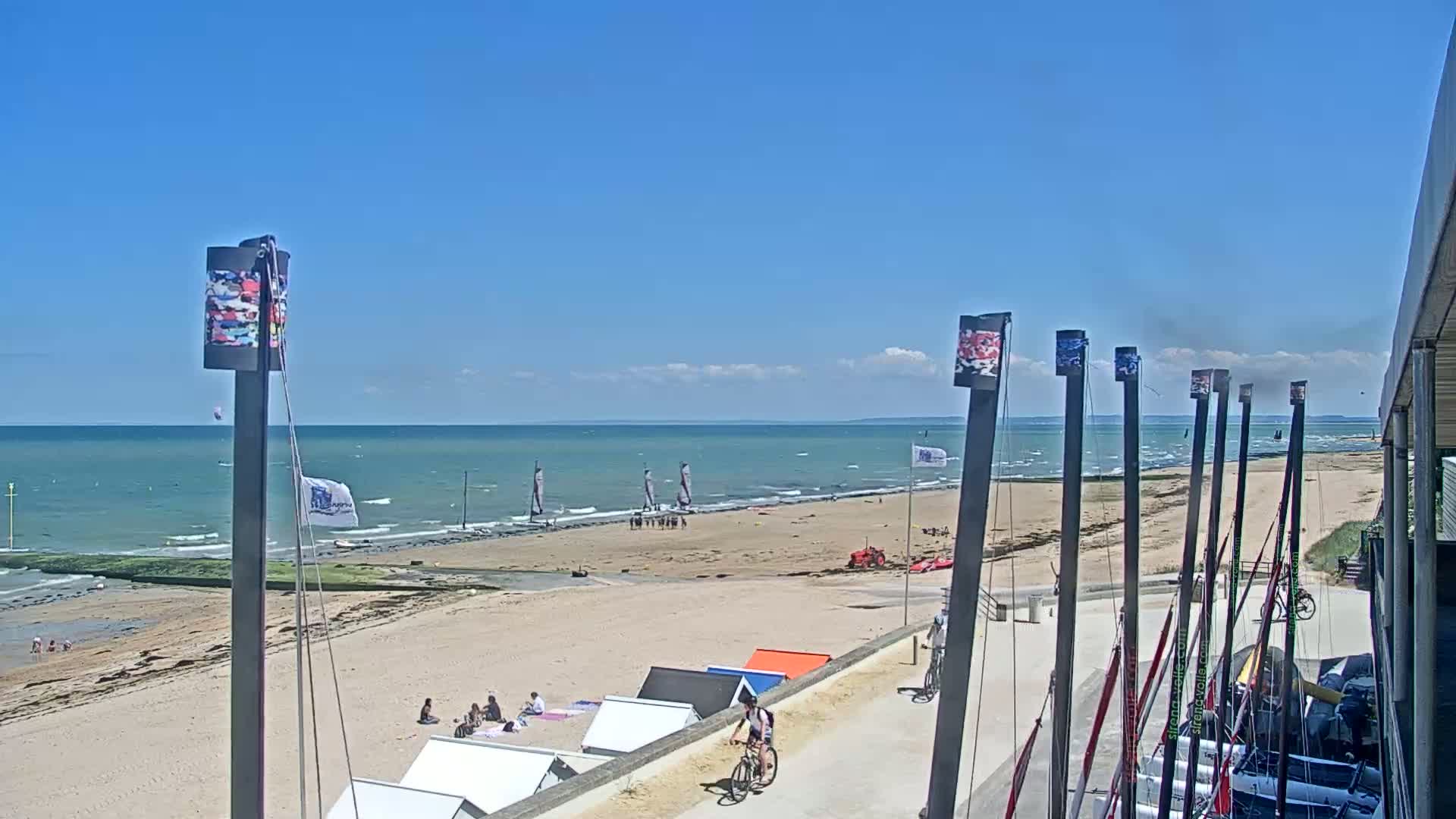 Plage de Houlgate Beach Live Cam - 	Lisieux, Calvados, Normandie, France