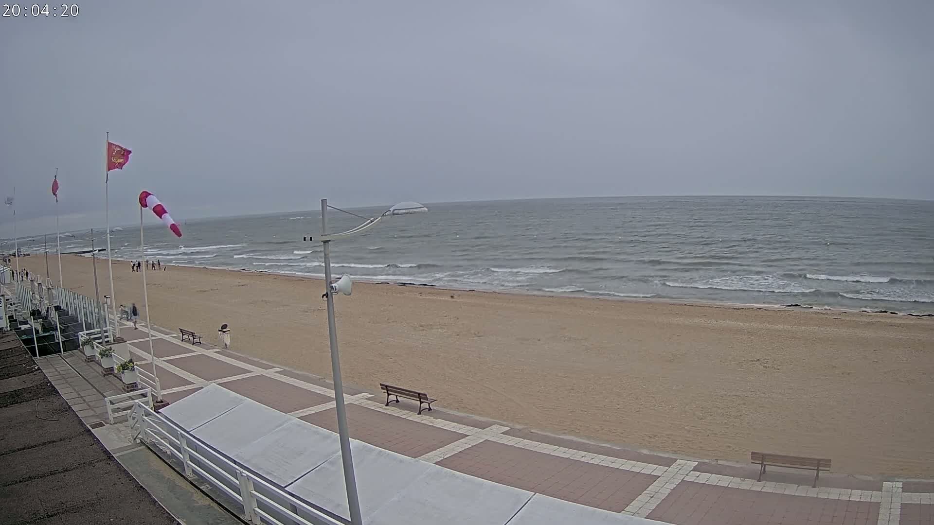 Plage de Houlgate Beach Live Cam - 	Lisieux, Calvados, Normandie, France