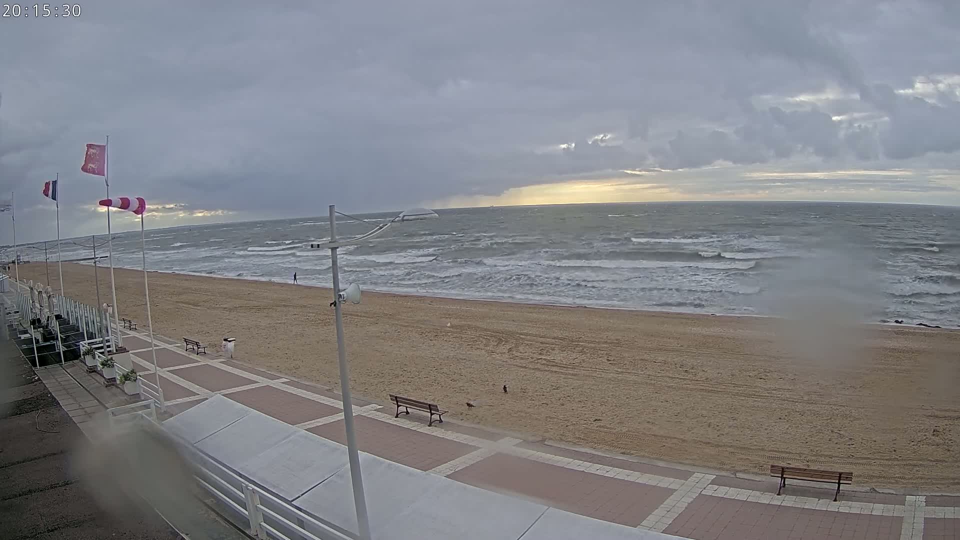 Plage de Houlgate Beach Live Cam - 	Lisieux, Calvados, Normandie, France