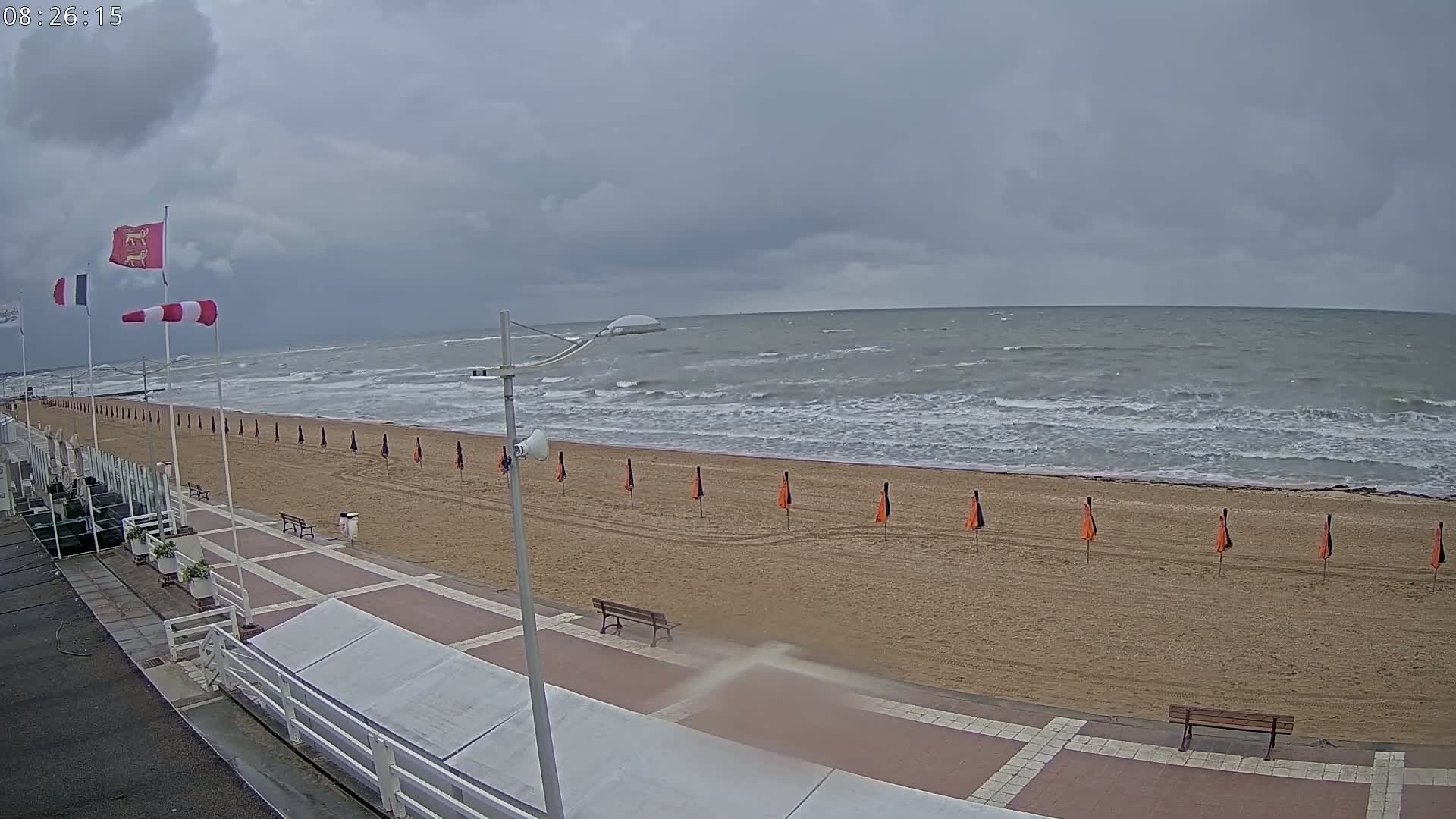 Plage de Houlgate Beach Live Cam - 	Lisieux, Calvados, Normandie, France