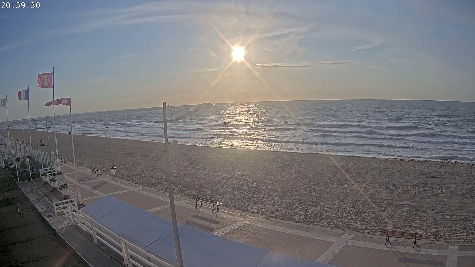 Plage de Houlgate Beach Live Cam - 	Lisieux, Calvados, Normandie, France