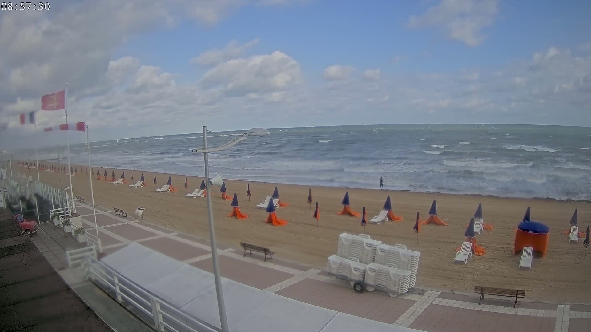 Plage de Houlgate Beach Live Cam - 	Lisieux, Calvados, Normandie, France