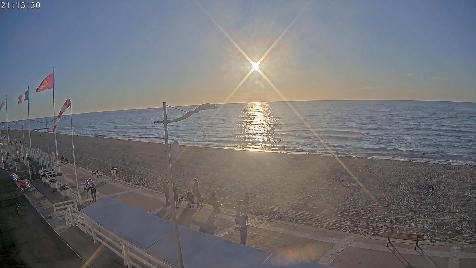 Plage de Houlgate Beach Live Cam - 	Lisieux, Calvados, Normandie, France