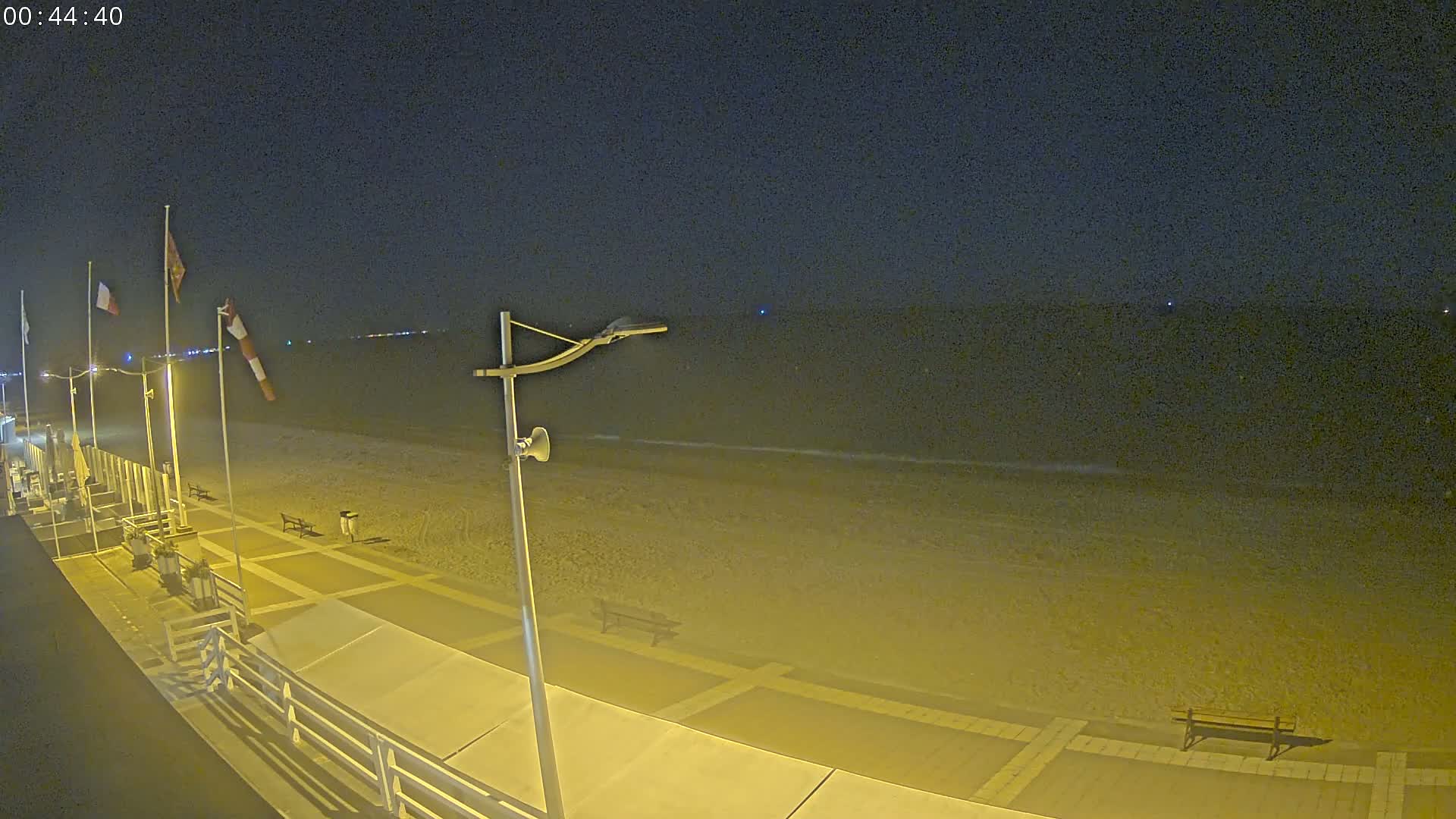 Plage de Houlgate Beach Live Cam - 	Lisieux, Calvados, Normandie, France