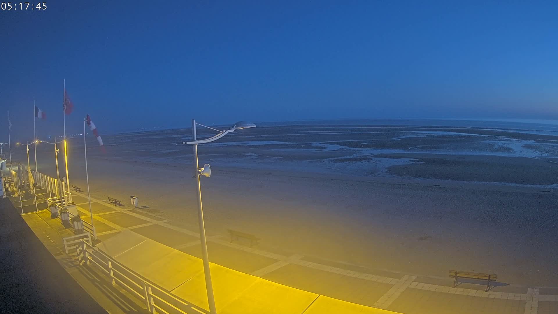 Plage de Houlgate Beach Live Cam - 	Lisieux, Calvados, Normandie, France