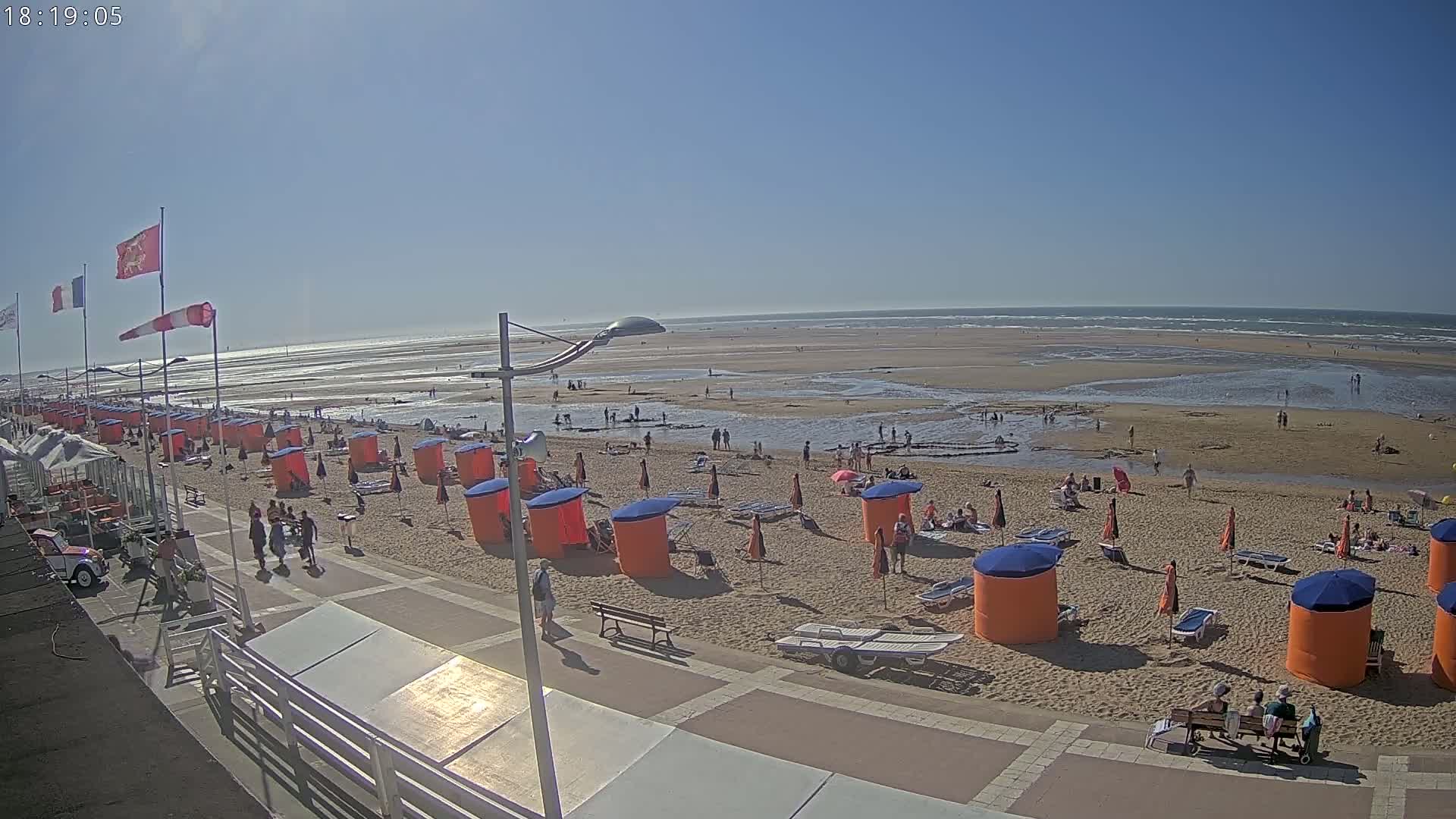 Plage de Houlgate Beach Live Cam - 	Lisieux, Calvados, Normandie, France