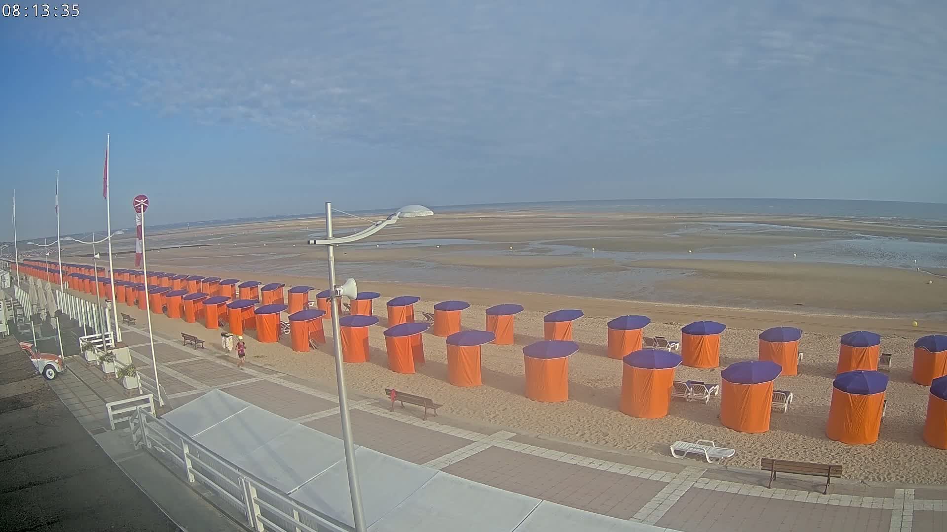 Plage de Houlgate Beach Live Cam - 	Lisieux, Calvados, Normandie, France